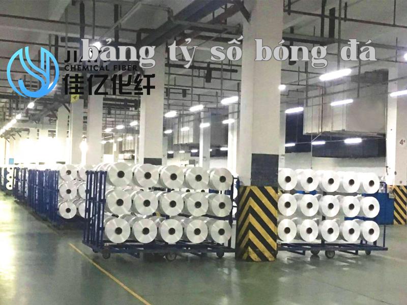 Khoảng 1
